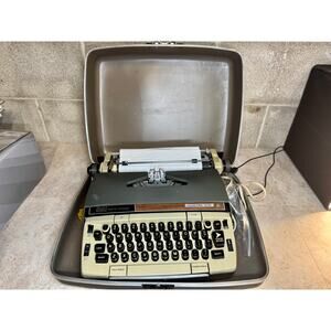 Vintage Smith Corona Electra 210 Electric Typewriter